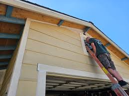 How To Choose The Right Materials for Your Siding Installation in 'Alvin, TX